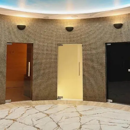 Luxurious For 3 People In شقة